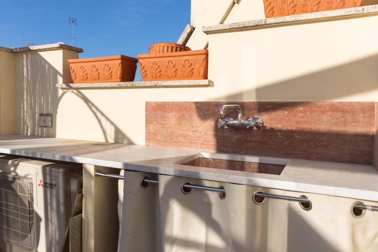 Colosseo Brightful Apartment With Rooftop Roma Esterno foto